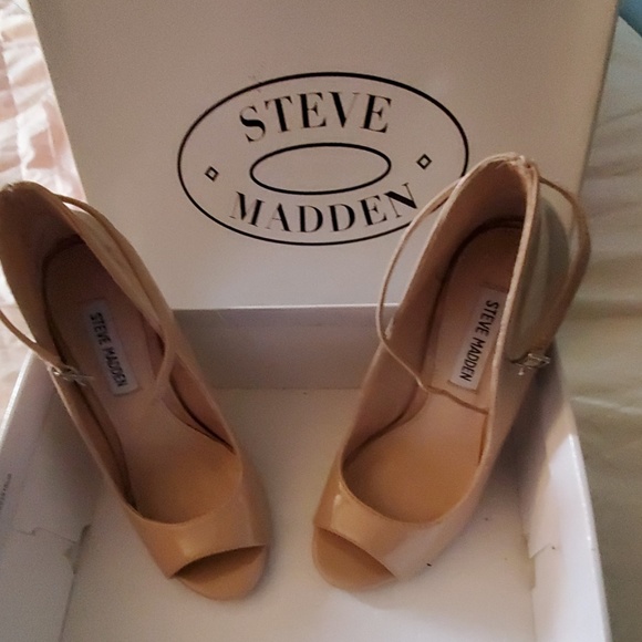 Shoes - Picture 2 of 6